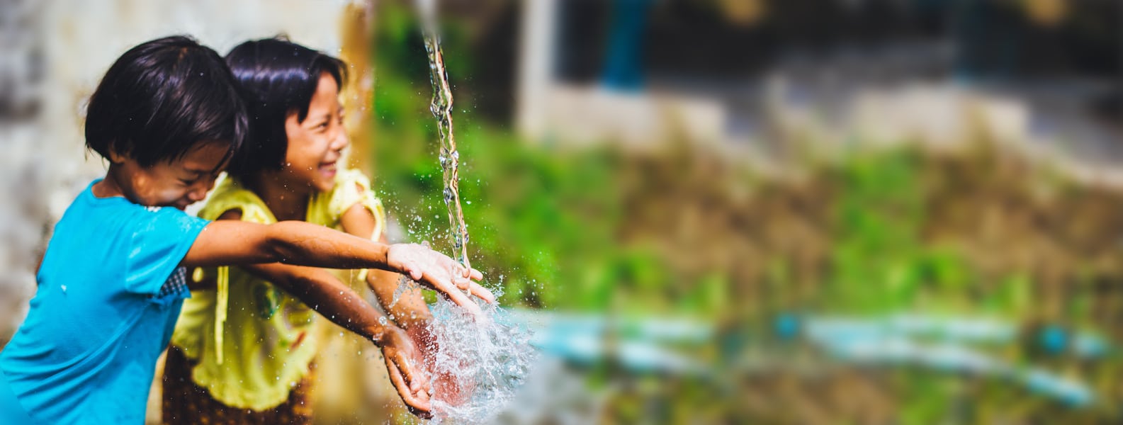 FOR HEALTHY HAPPY KIDS: WATER!